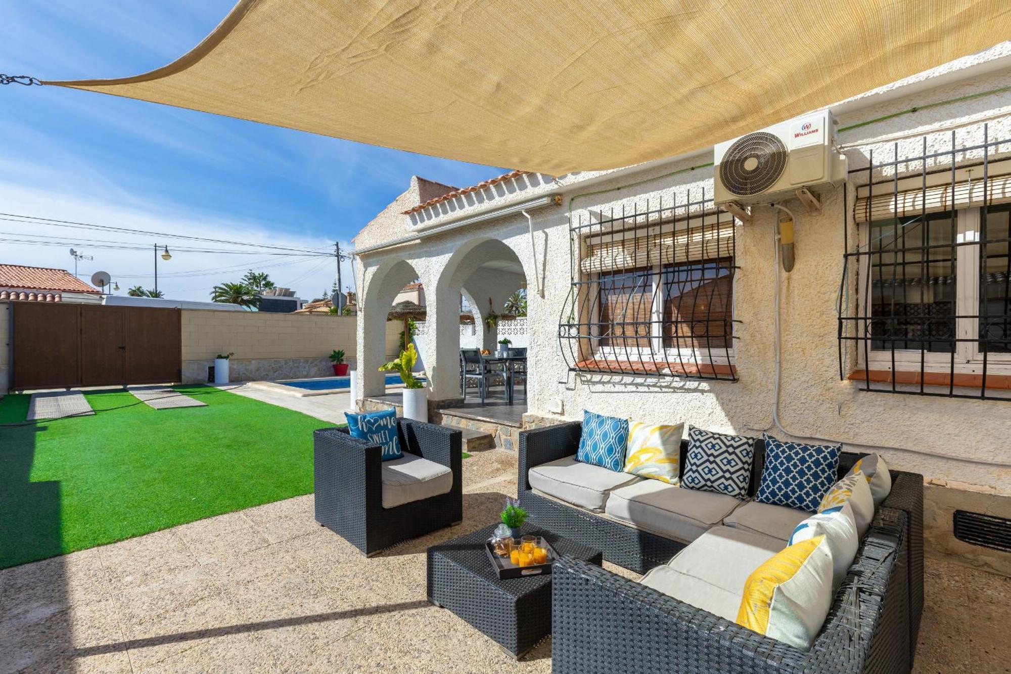 Fidalsa Relax Pool & Bbq Villa Torrevieja Bagian luar foto